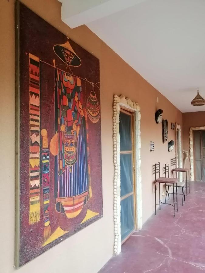 Begue Pokai Hostel Toubab Dialaw Exterior photo