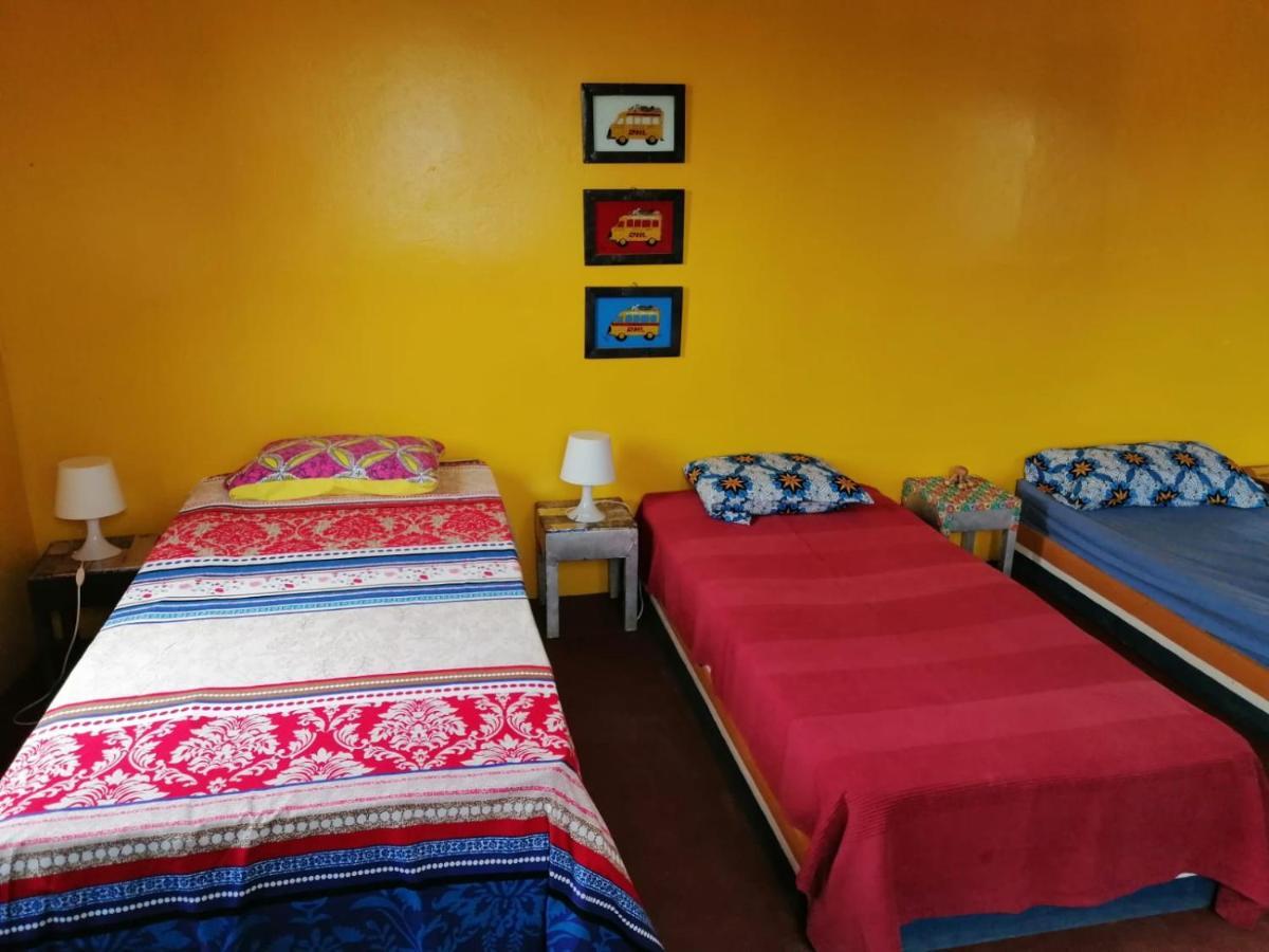 Begue Pokai Hostel Toubab Dialaw Exterior photo