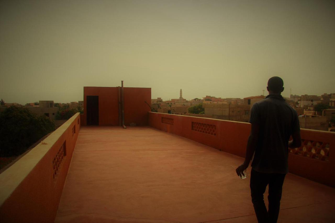 Begue Pokai Hostel Toubab Dialaw Exterior photo