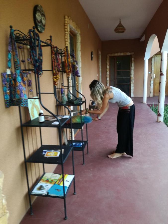 Begue Pokai Hostel Toubab Dialaw Exterior photo